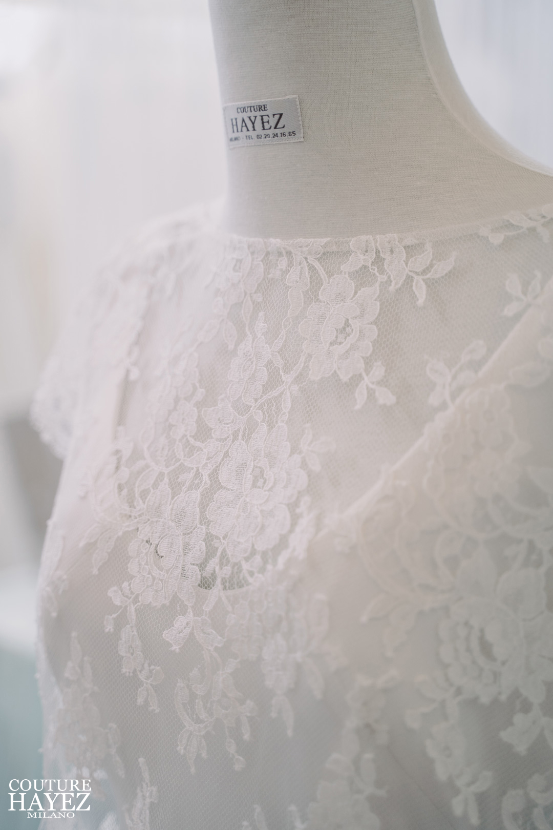 blusa da sposa con scollo a barca in pizzo, abiti leggeri per il mare