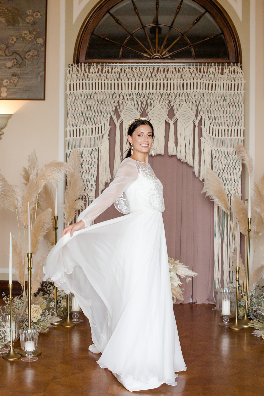 abito da sposa con maniche ricamato milano